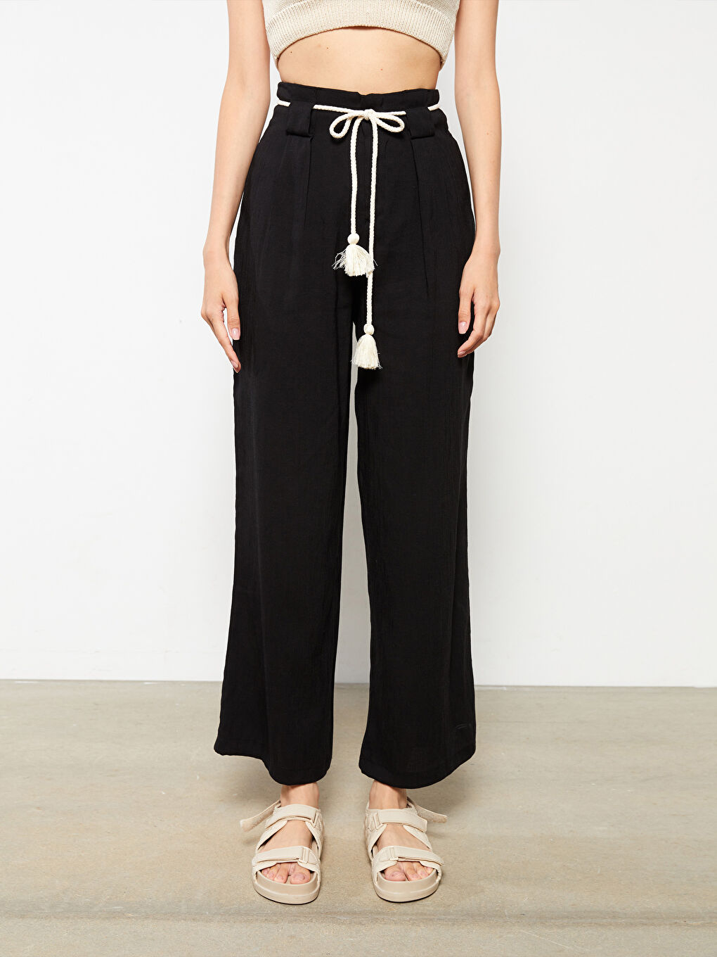 Siyah Standart Fit Düz Geniş Paça Kadın Pantolon-3