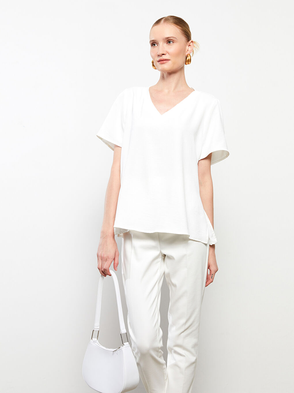 Ekru V Yaka Düz Kısa Kollu Kadın Bluz-2