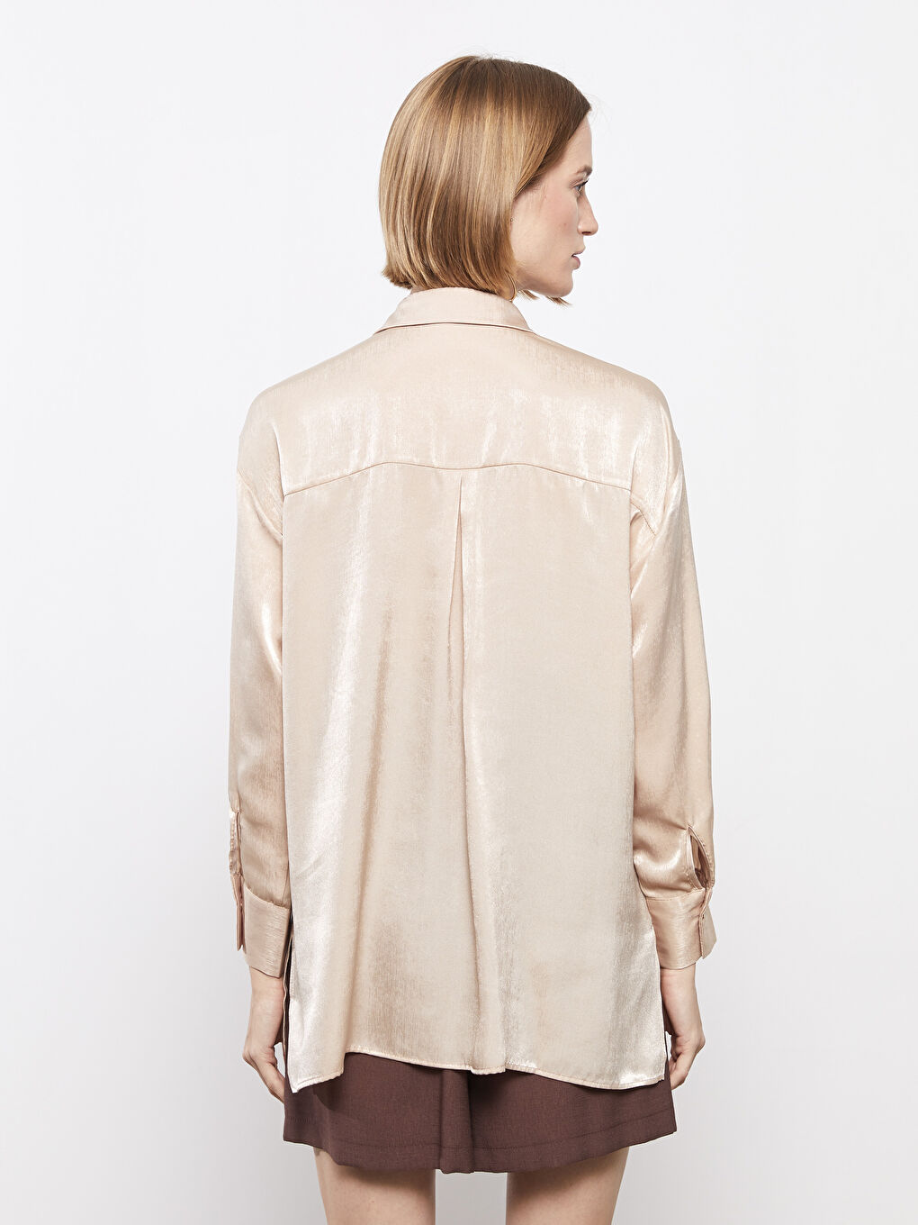 Bej Önden Düğme Kapamalı Düz Uzun Kollu Saten Kadın Gömlek-4