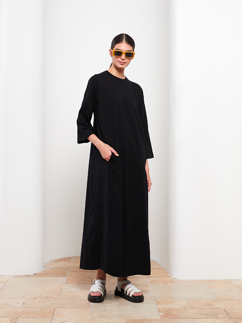 Robe en Coton Unie à Col Rond pour Femmes-1