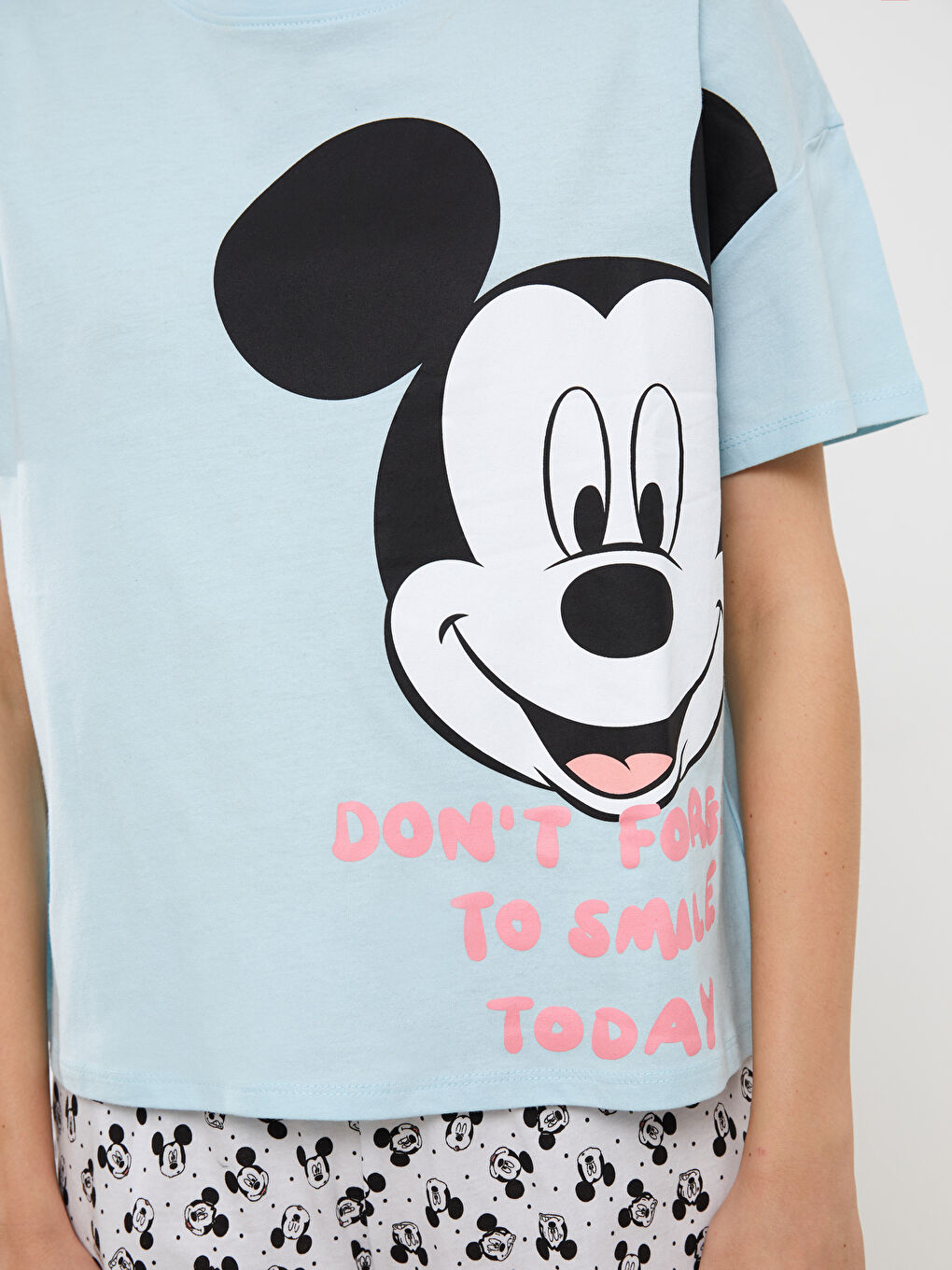 Beyaz Bisiklet Yaka Mickey Mouse Baskılı Kısa Kollu Kadın Pijama Takımı-2