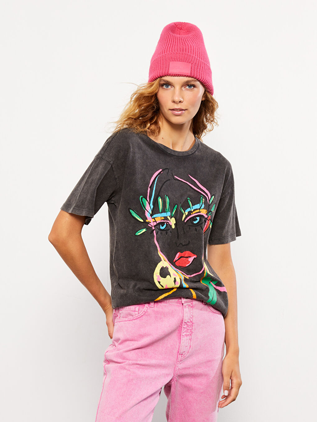 Siyah Bisiklet Yaka Baskılı Kısa Kollu Pamuklu Kadın Tişört-2