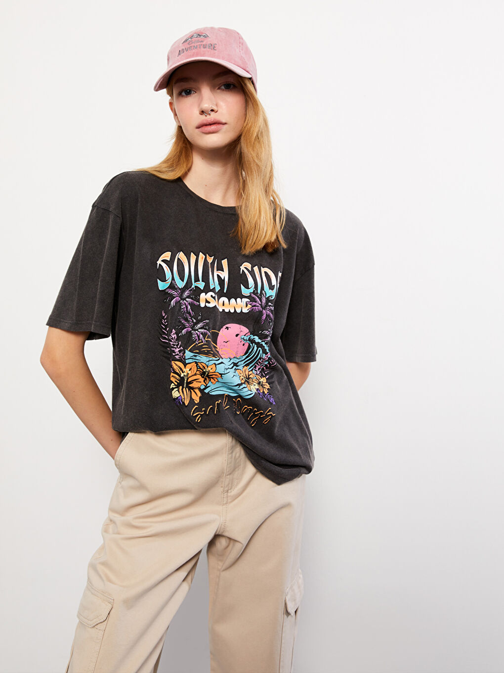 Siyah Bisiklet Yaka Baskılı Kısa Kollu Pamuklu Kadın Tişört-1