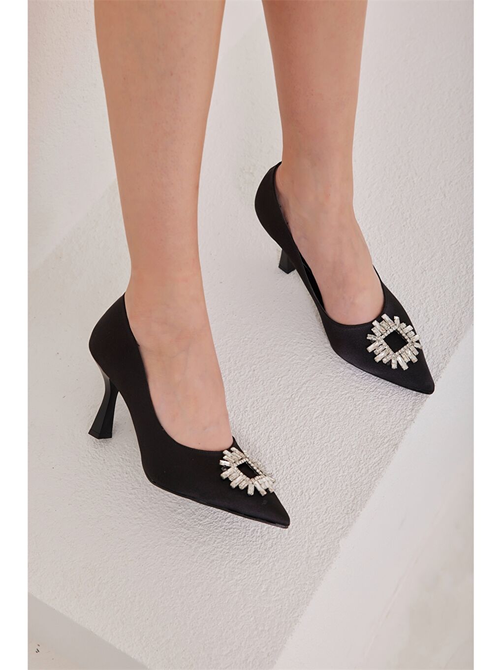 Siyah Saten Taş Detaylı Kadın Topuklu Ayakkabı-3