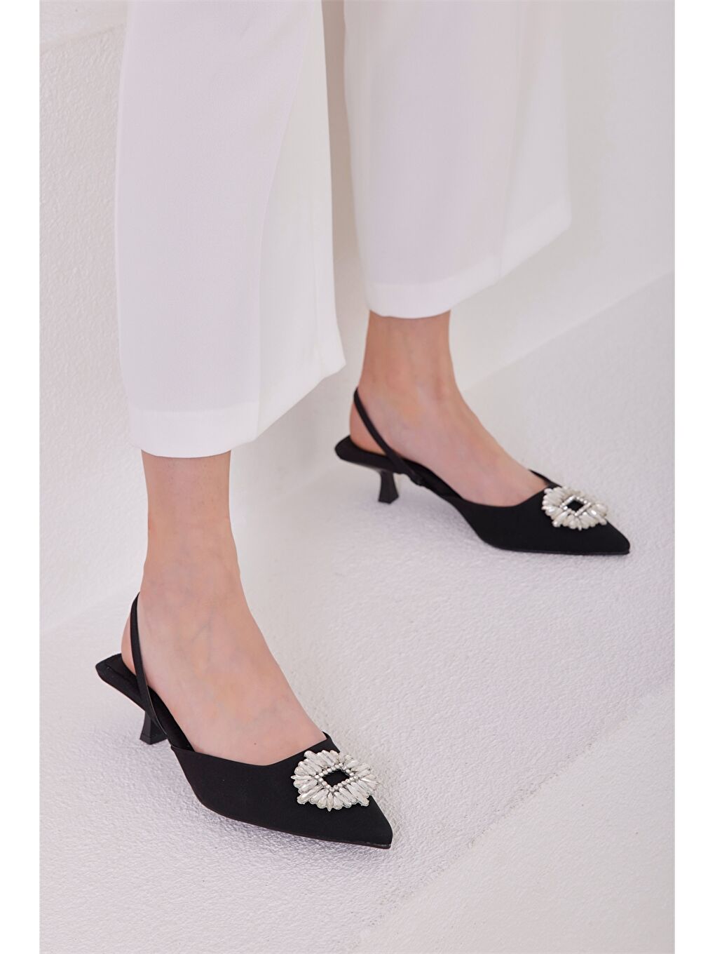 Siyah Saten Taş Detaylı Kadın Topuklu Ayakkabı-3