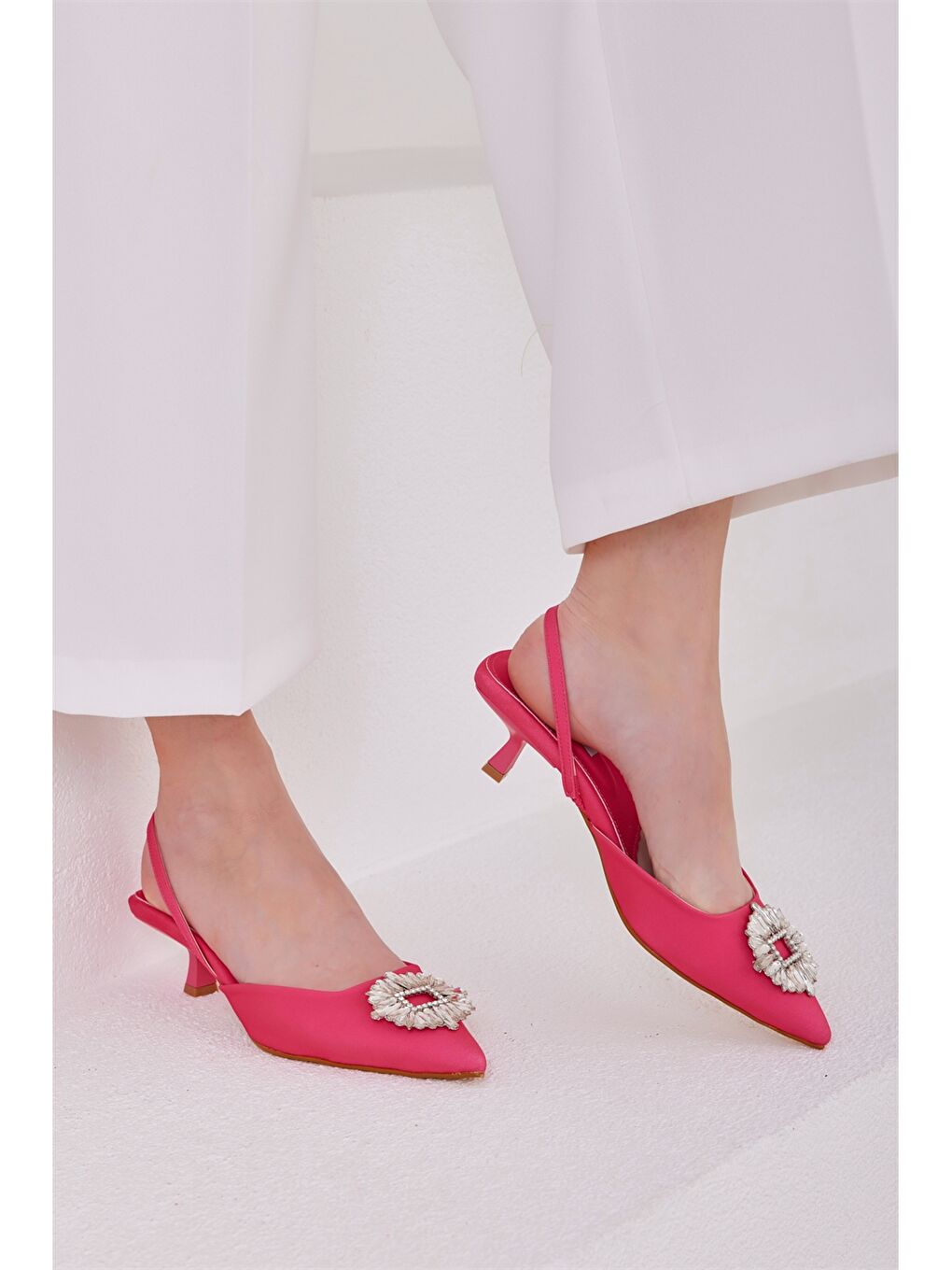 Fuşya Saten Taş Detaylı Kadın Topuklu Ayakkabı-1