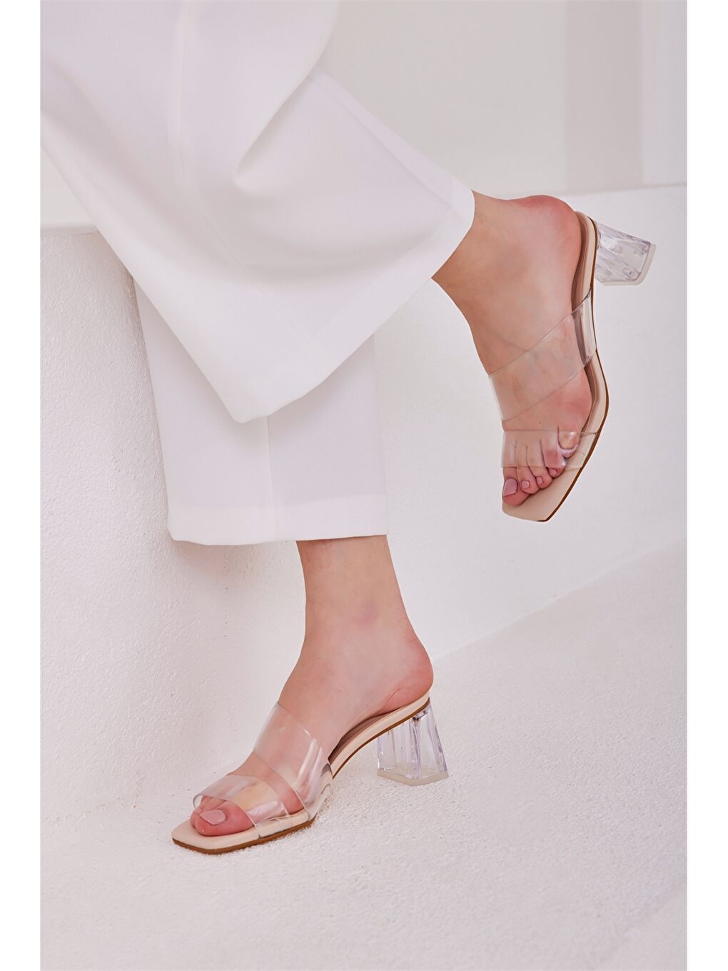 Bej Şeffaf Bantlı Kadın Topuklu Ayakkabı-2