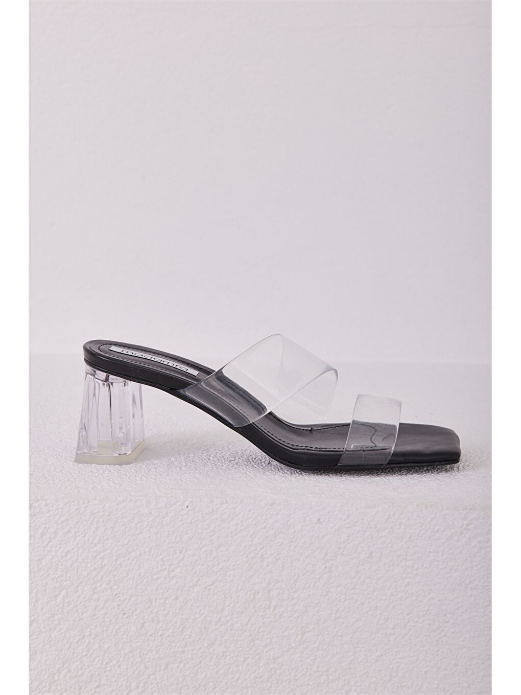 Siyah Şeffaf Bantlı Kadın Topuklu Ayakkabı-2