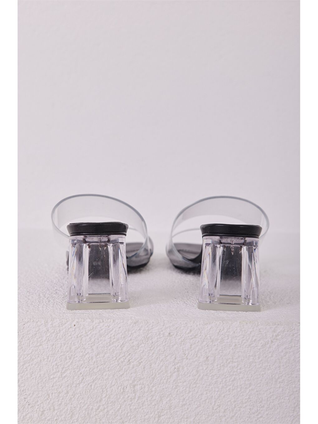 Siyah Şeffaf Bantlı Kadın Topuklu Ayakkabı-3