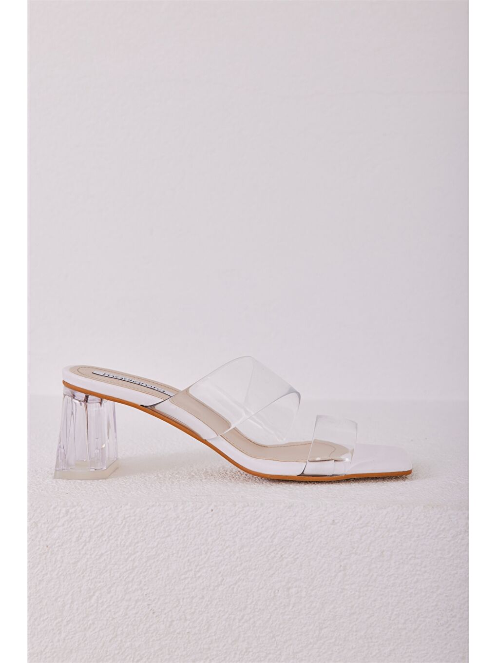 Beyaz Şeffaf Bantlı Kadın Topuklu Ayakkabı-1