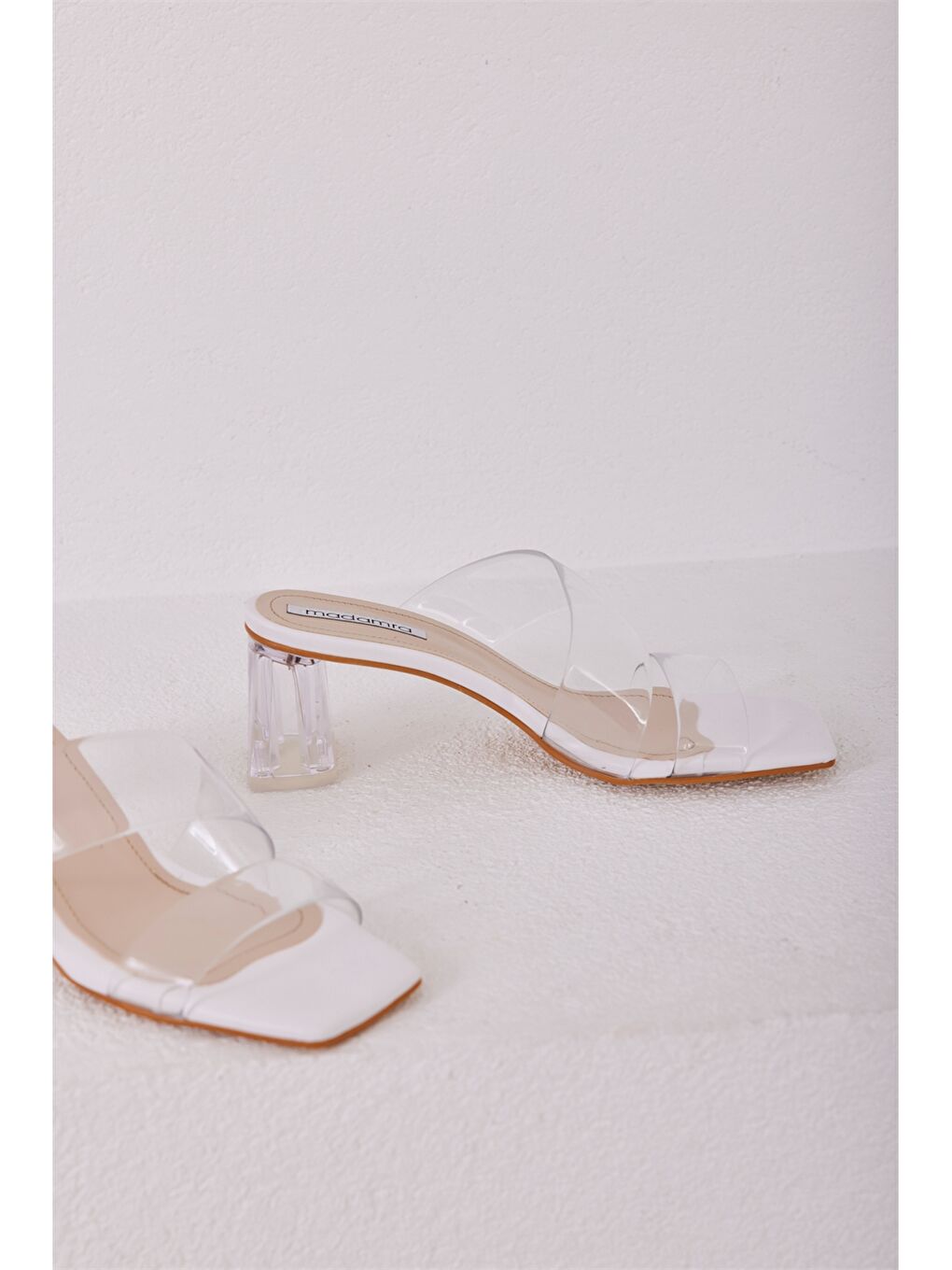 Beyaz Şeffaf Bantlı Kadın Topuklu Ayakkabı-3