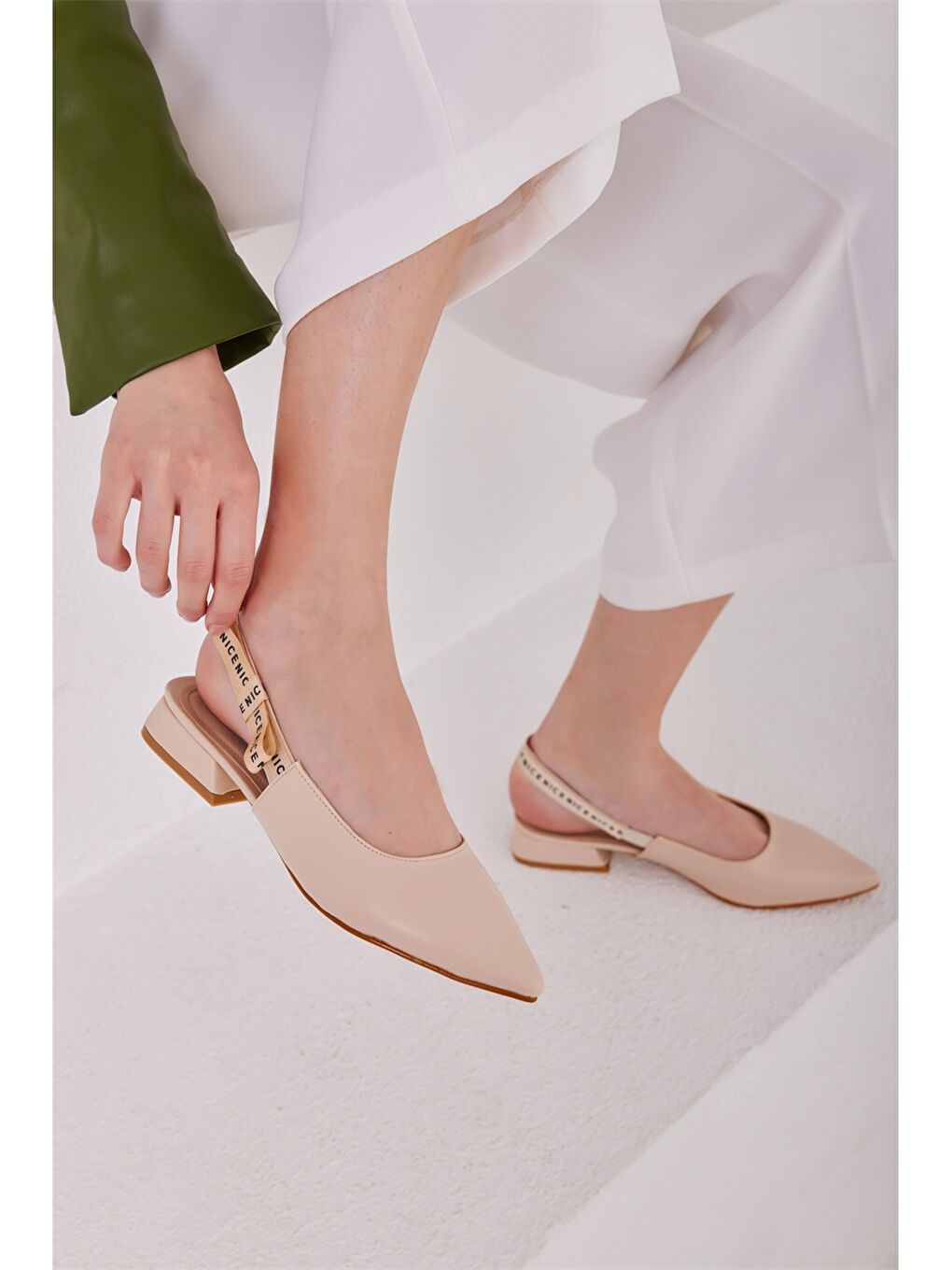 Bej Baskılı Sivri Burun Kadın Topuklu Babet-1