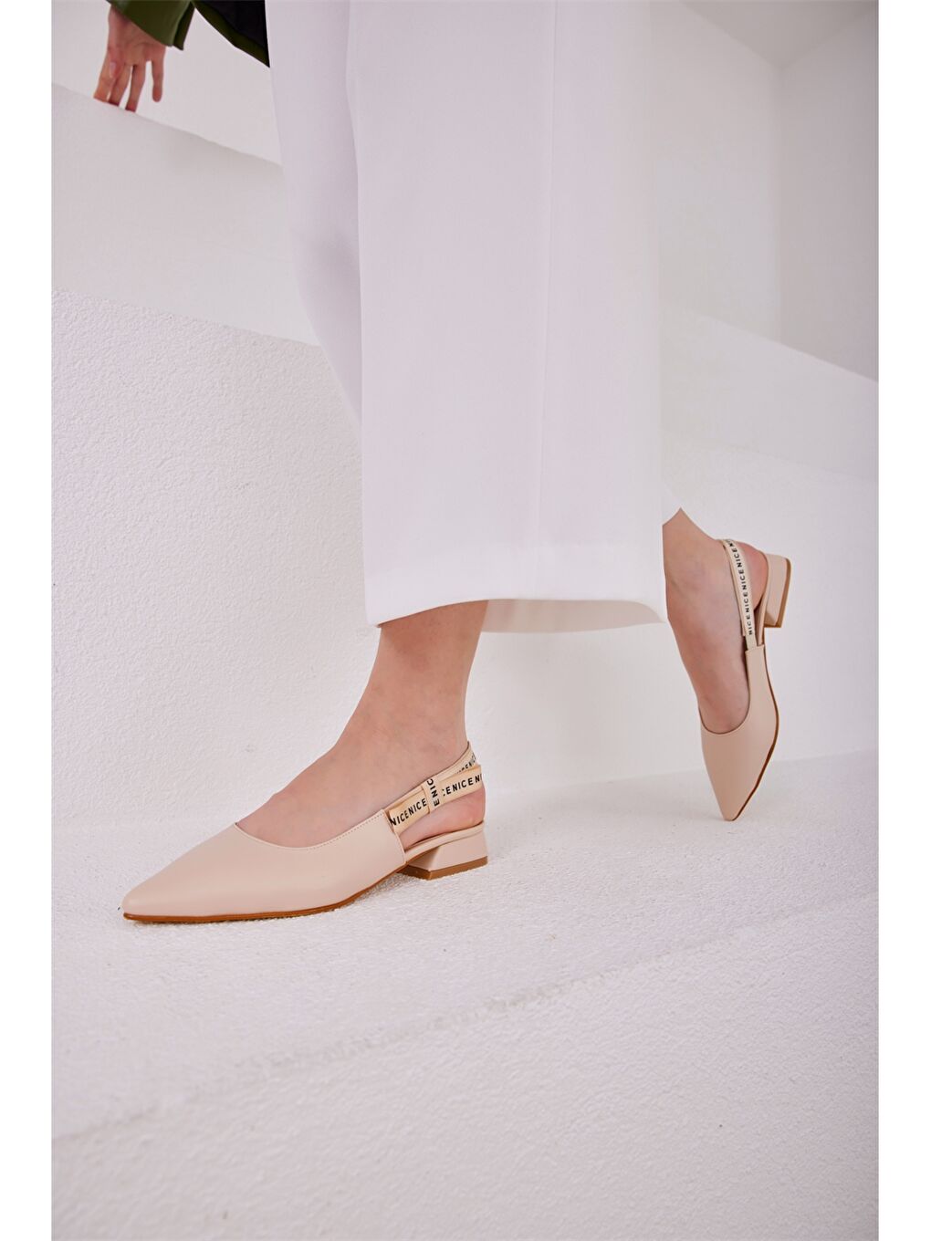 Bej Baskılı Sivri Burun Kadın Topuklu Babet-4