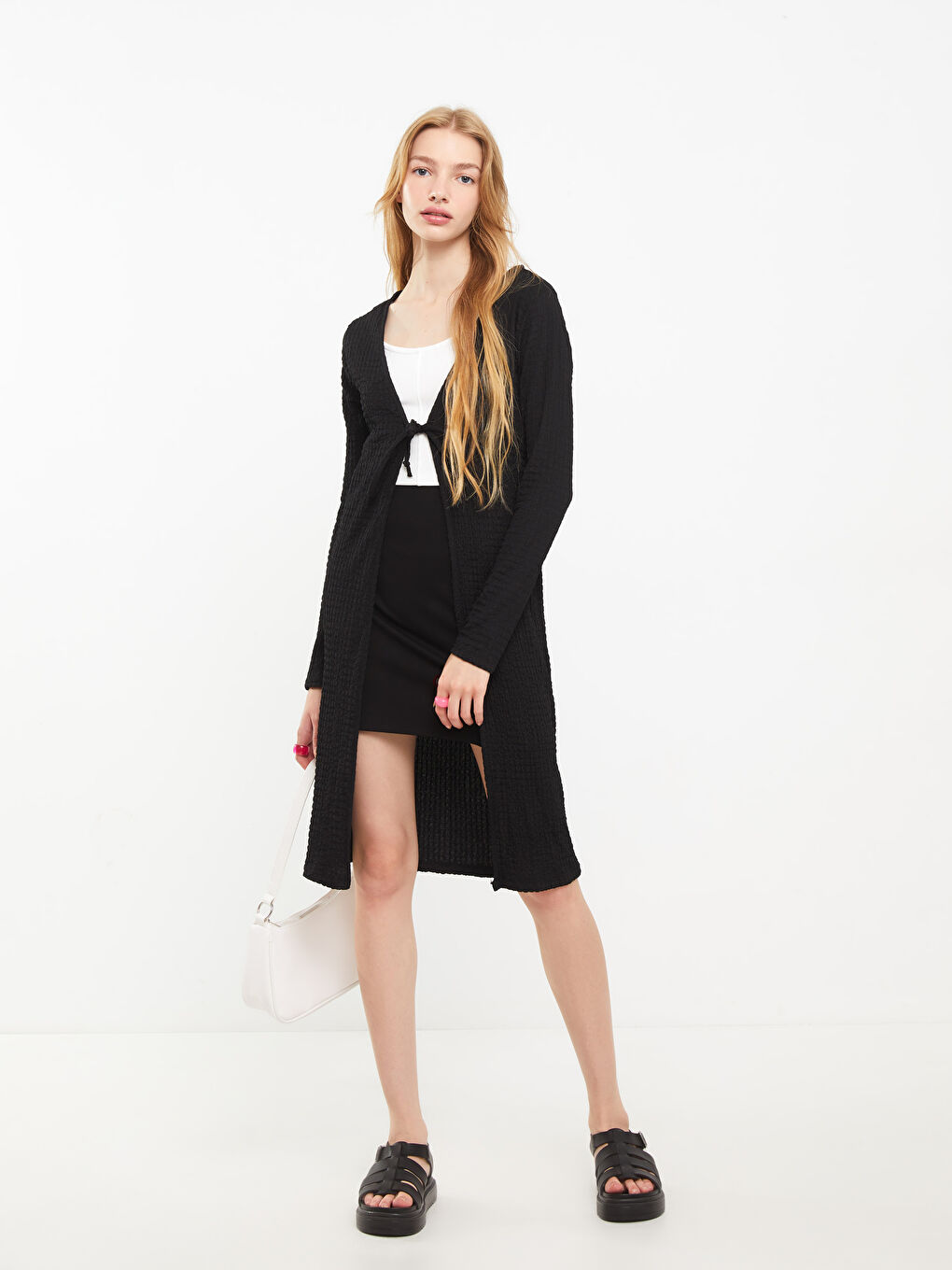 Siyah Şal Yaka Kendinden Desenli Uzun Kollu Kadın Hırka