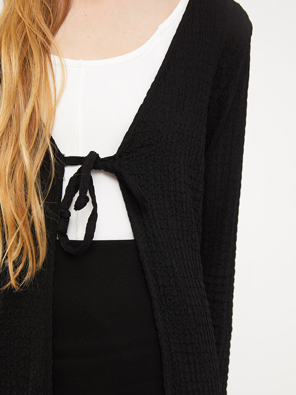 Siyah Şal Yaka Kendinden Desenli Uzun Kollu Kadın Hırka-2