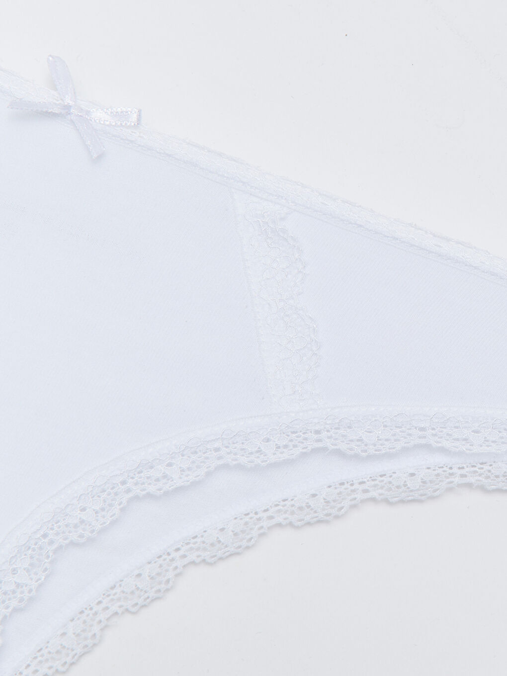 Beyaz Dantel Detaylı Klasik Kadın Külot-2