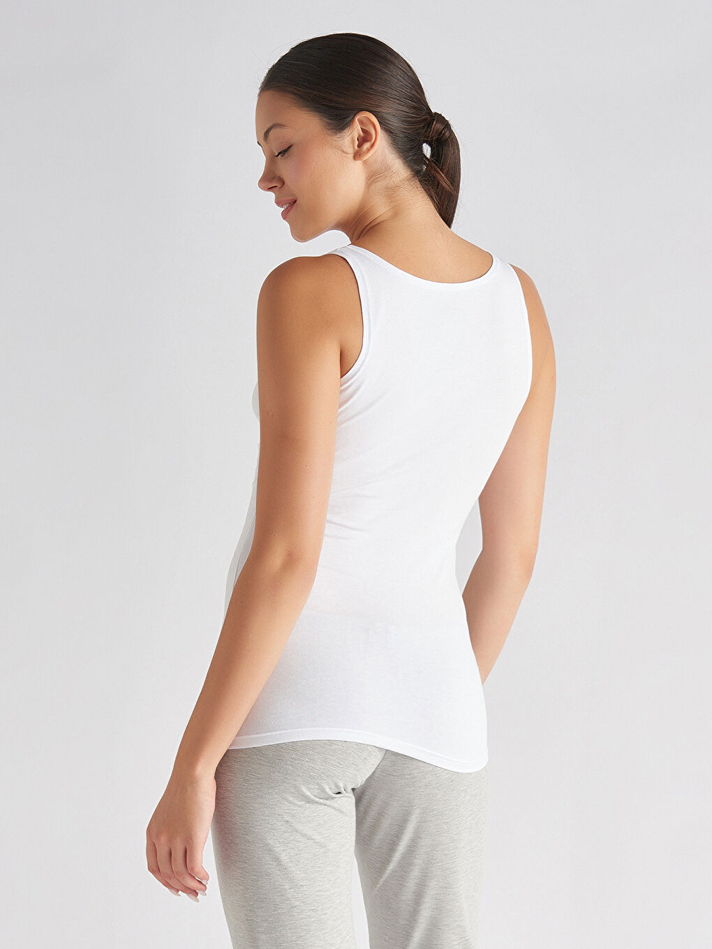 Beyaz Logo Baskılı Kadın Atlet-1