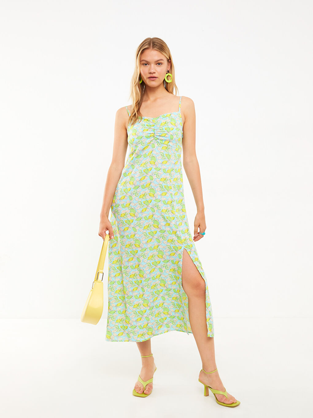 Yeşil Kalp Yaka Desenli Askılı Viskon Kadın Elbise-1