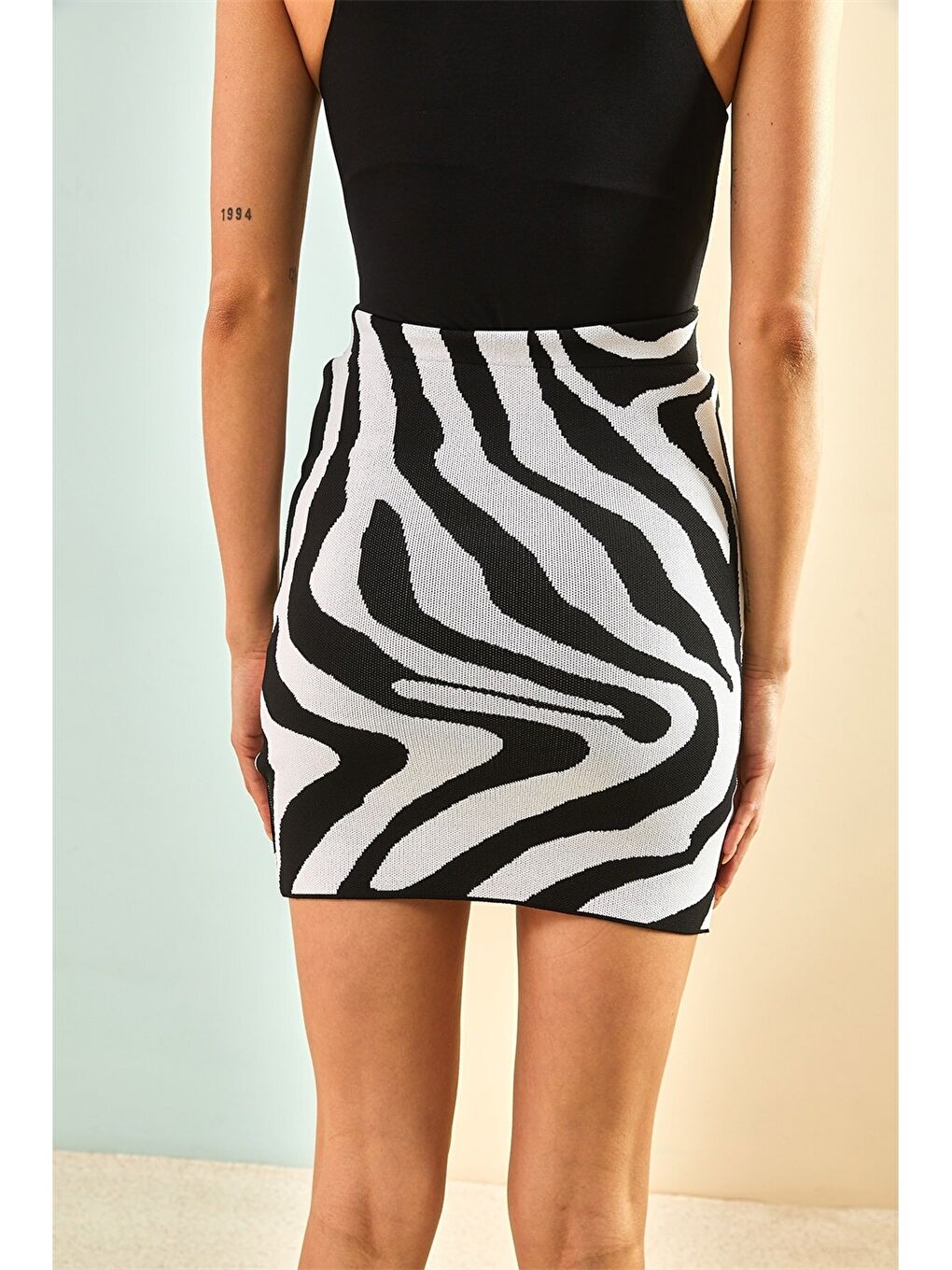 Beyaz Beli Lastikli Zebra Desenli Kadın Triko Etek-2