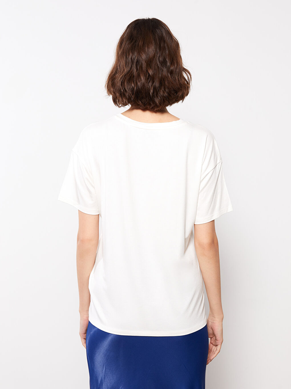 Ekru Bisiklet Yaka Baskılı Kısa Kollu Kadın Tişört-4