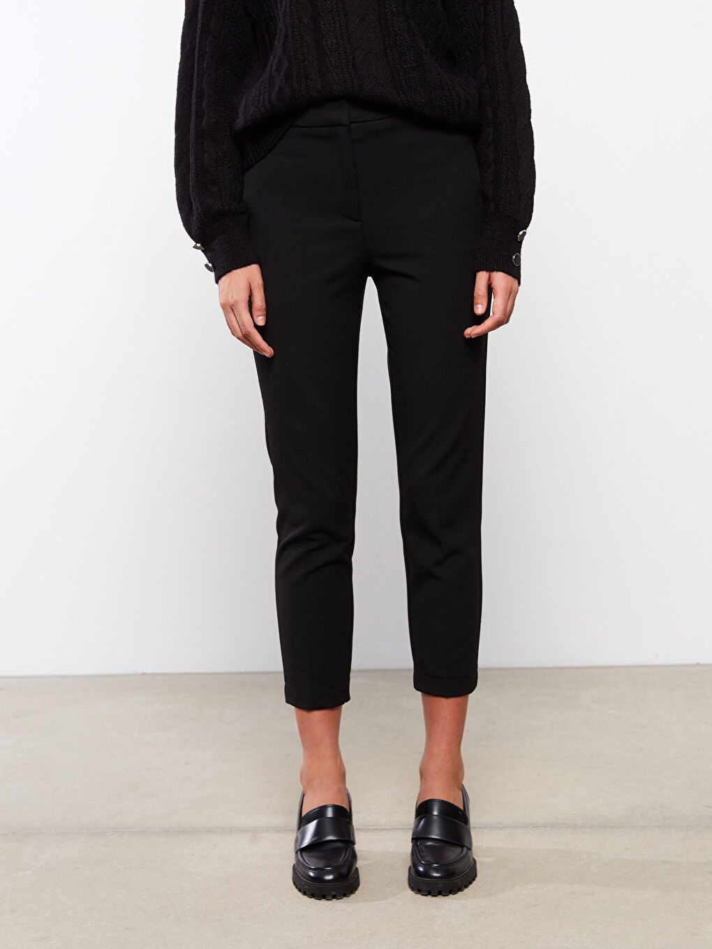 Women's Standard Fit Plain Trousers-3