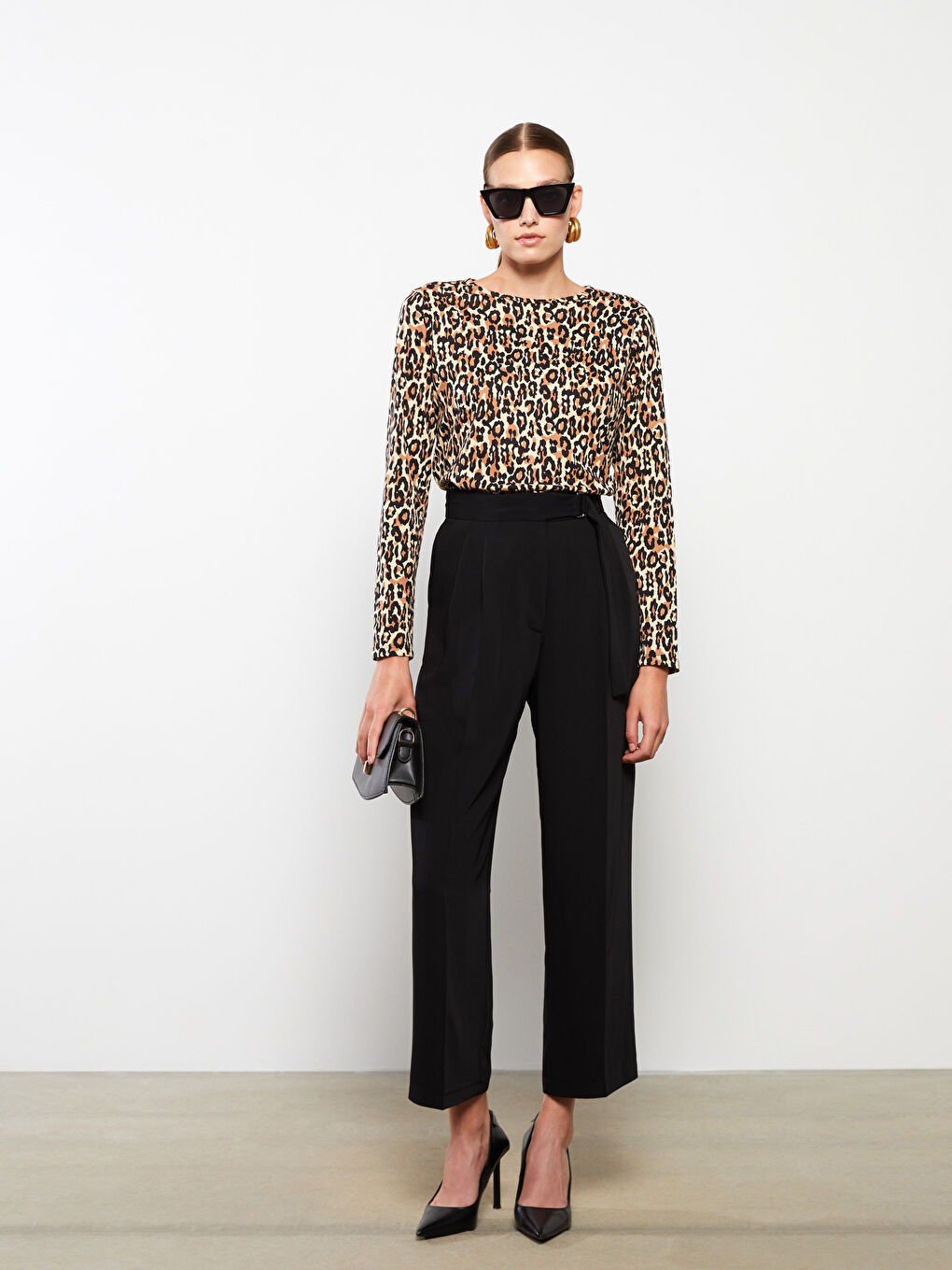 Siyah Kadın Rahat Kalıp Düz Pantolon-1