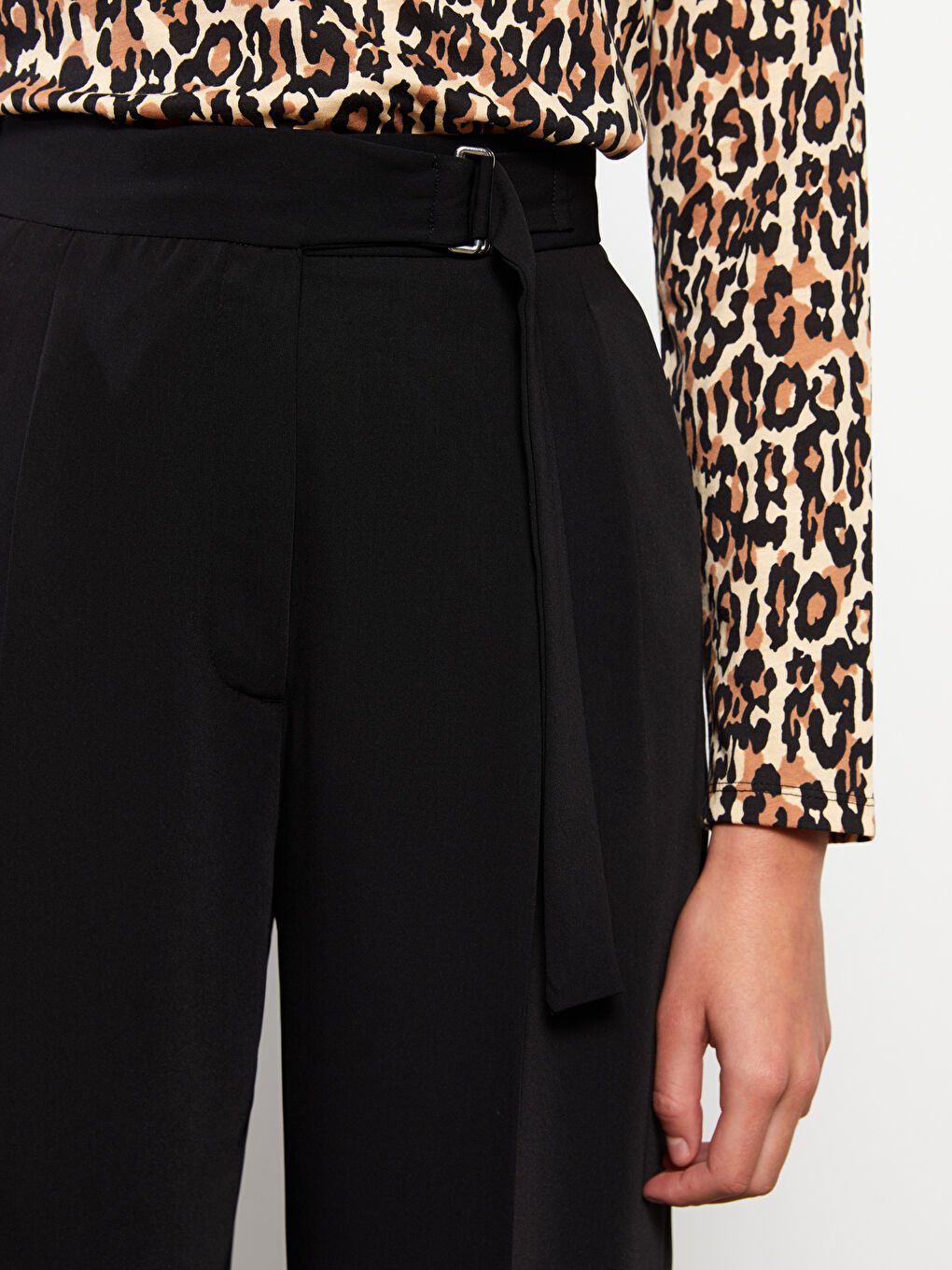 Siyah Kadın Rahat Kalıp Düz Pantolon-3