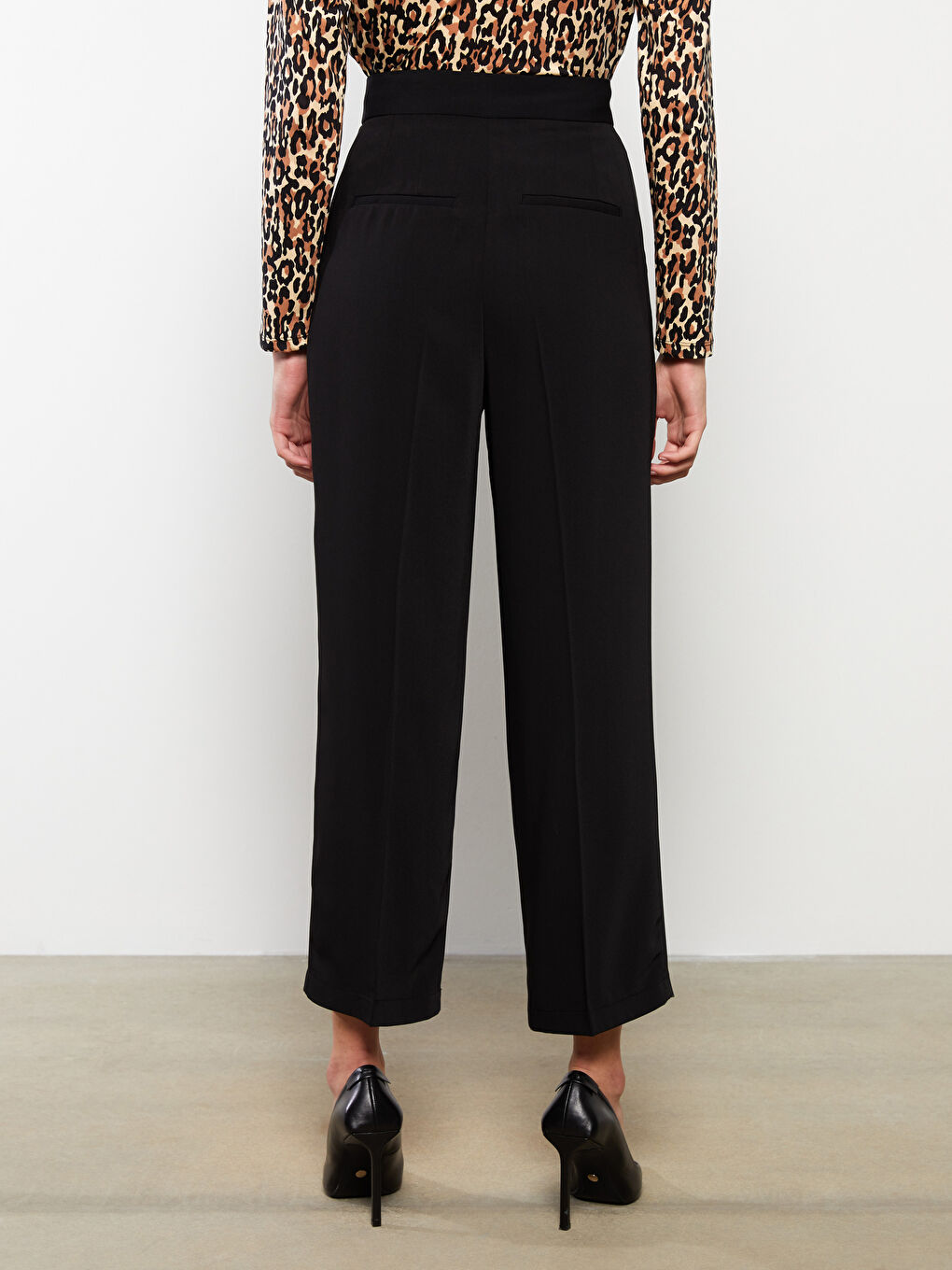 Siyah Kadın Rahat Kalıp Düz Pantolon-5