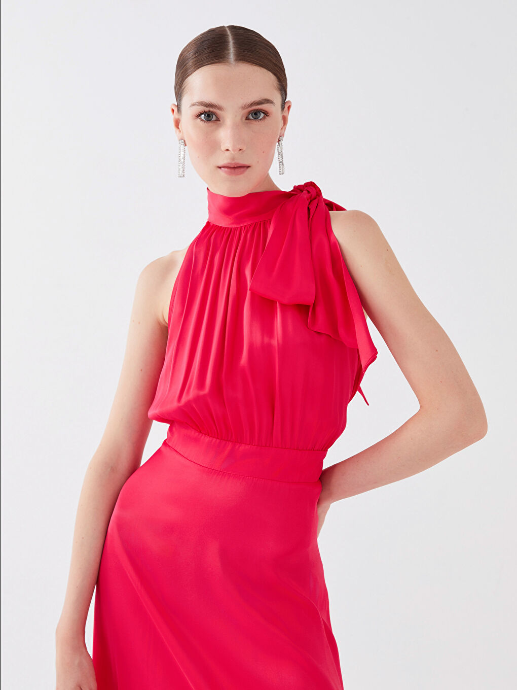 Pembe Bağlamalı Yaka Düz Kolsuz Saten Kadın Abiye Elbise-2