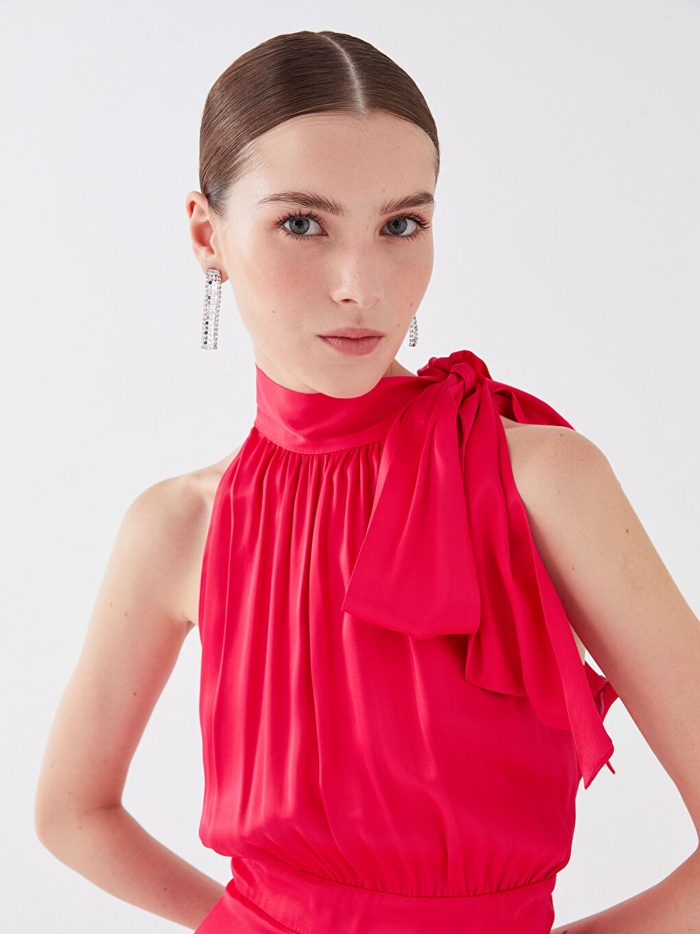 Pembe Bağlamalı Yaka Düz Kolsuz Saten Kadın Abiye Elbise-3