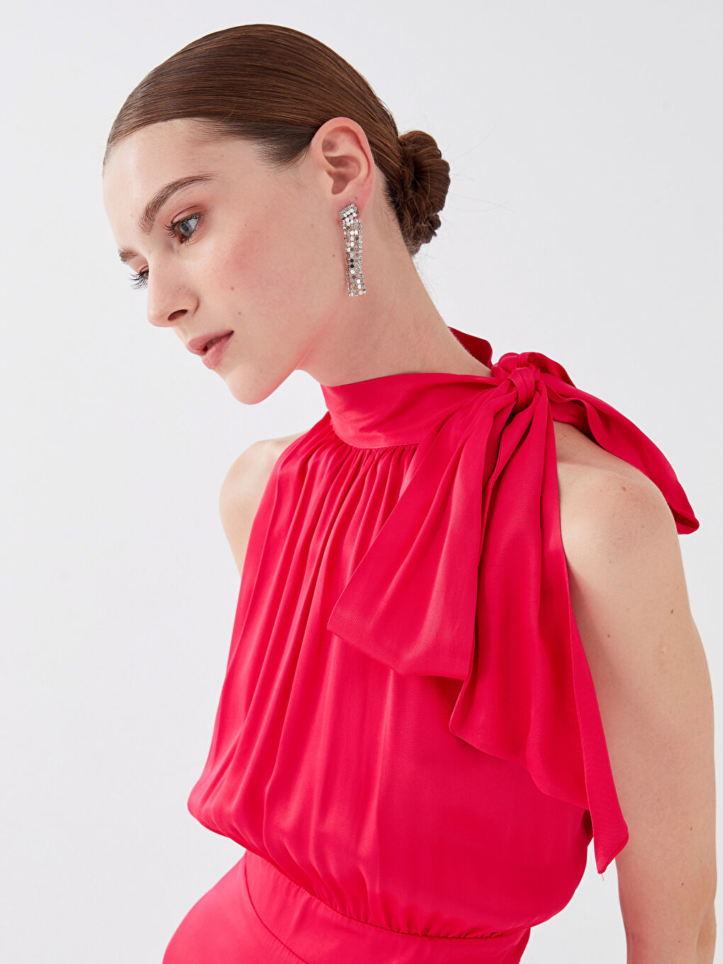 Pembe Bağlamalı Yaka Düz Kolsuz Saten Kadın Abiye Elbise-4