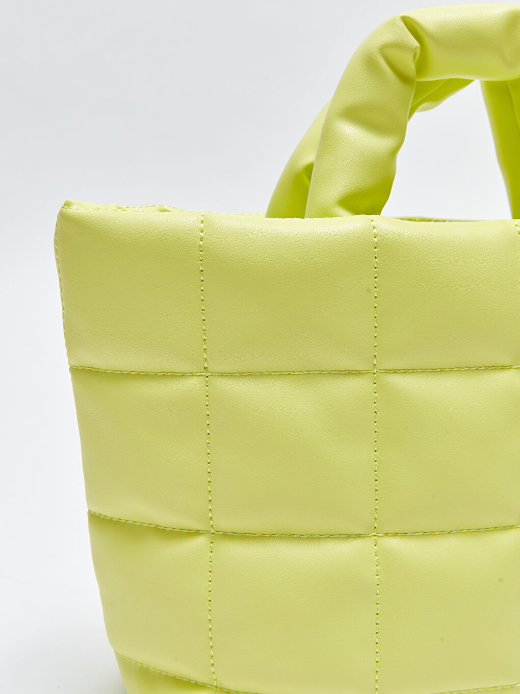 شنطة كروس بودي للسيدات بتفاصيل مبطنة بمظهر الجلد-3