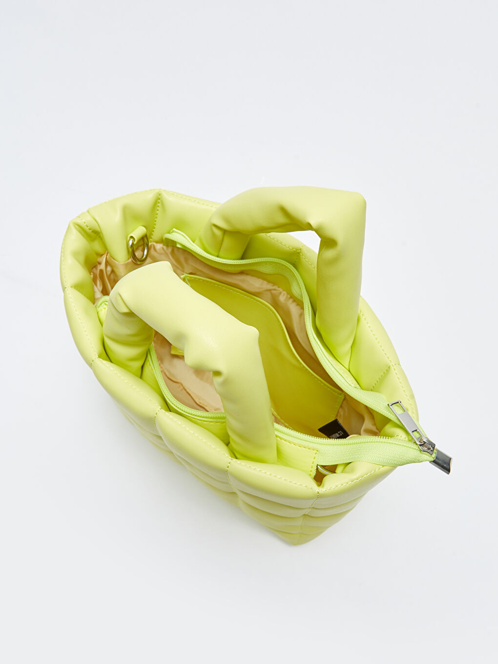 شنطة كروس بودي للسيدات بتفاصيل مبطنة بمظهر الجلد-4