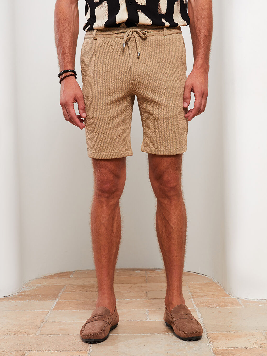 Bej Slim Fit Beli Bağlama Detaylı Erkek Şort-3