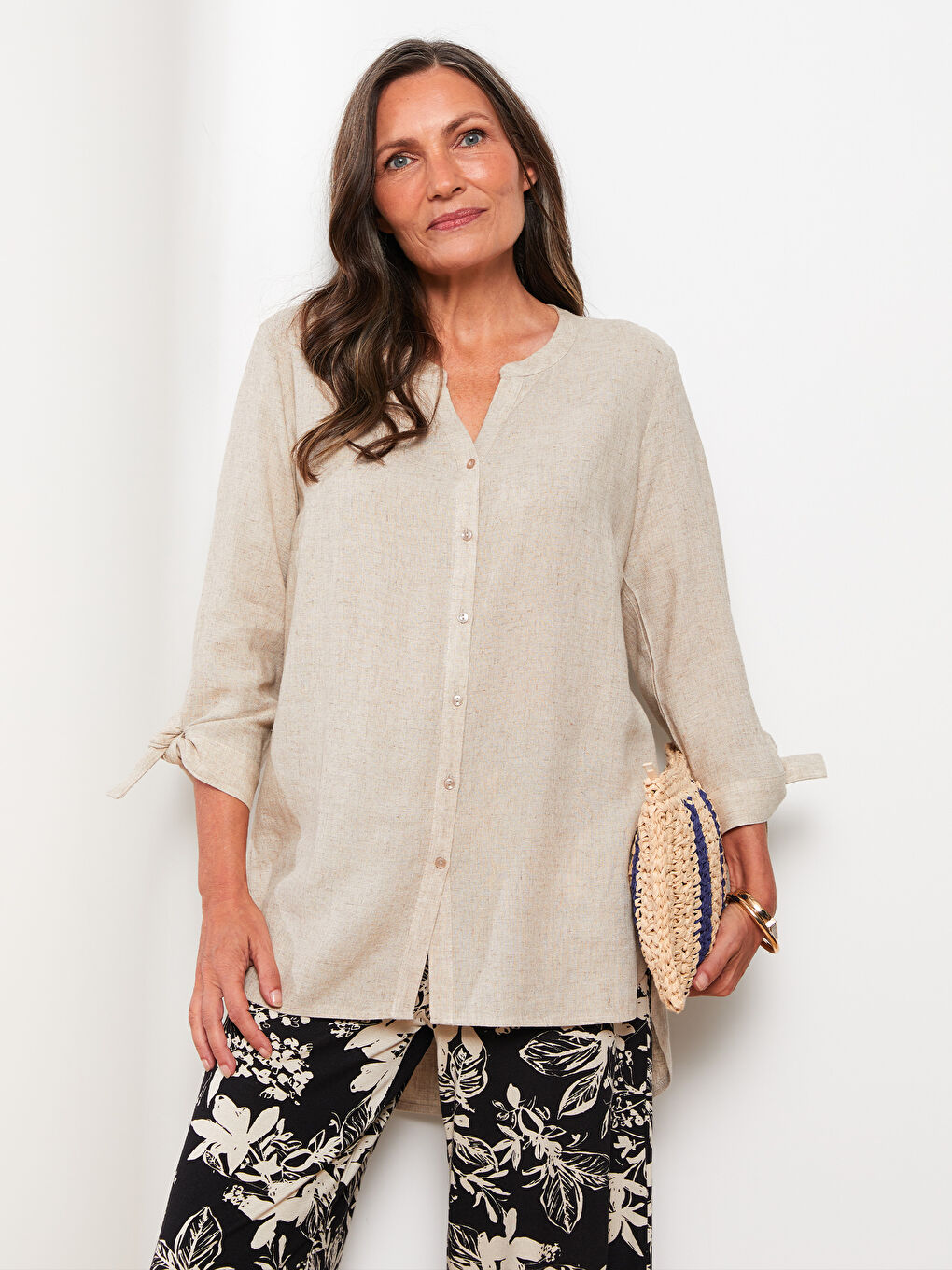 Ekru Kaçık Yaka Düz Uzun Kollu Kadın Gömlek