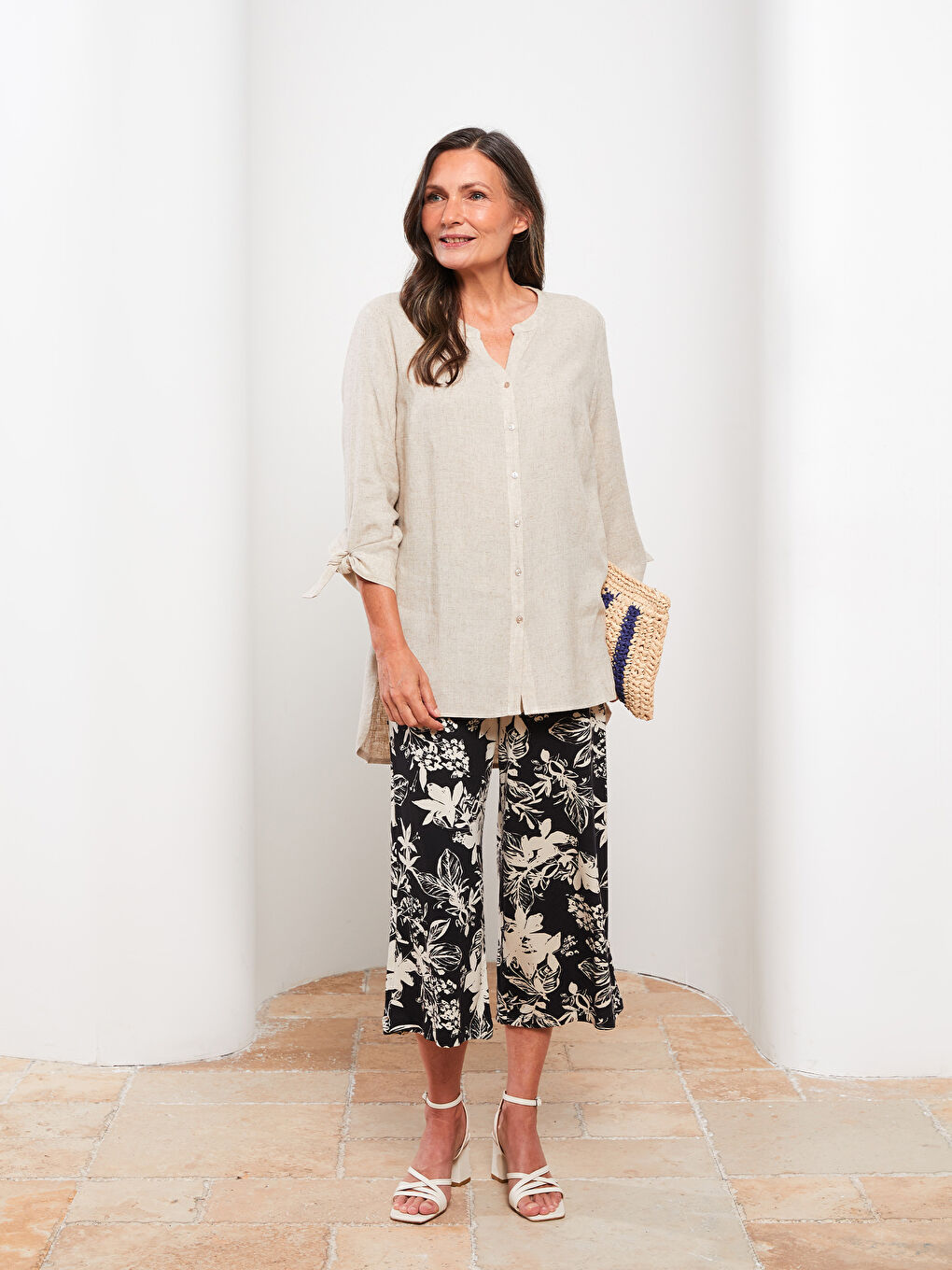 Ekru Kaçık Yaka Düz Uzun Kollu Kadın Gömlek-2