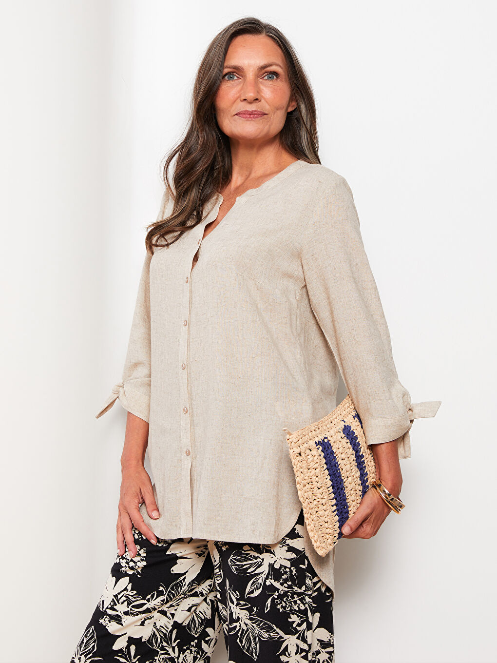 Ekru Kaçık Yaka Düz Uzun Kollu Kadın Gömlek-1