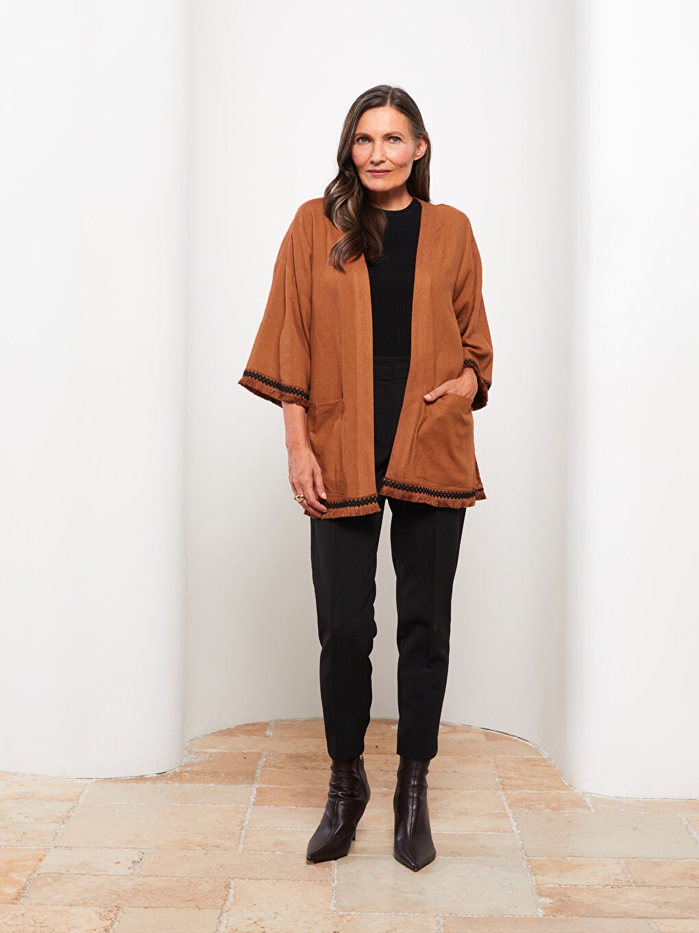 Kahverengi Şal Yaka Nakışlı Kadın Kimono-1