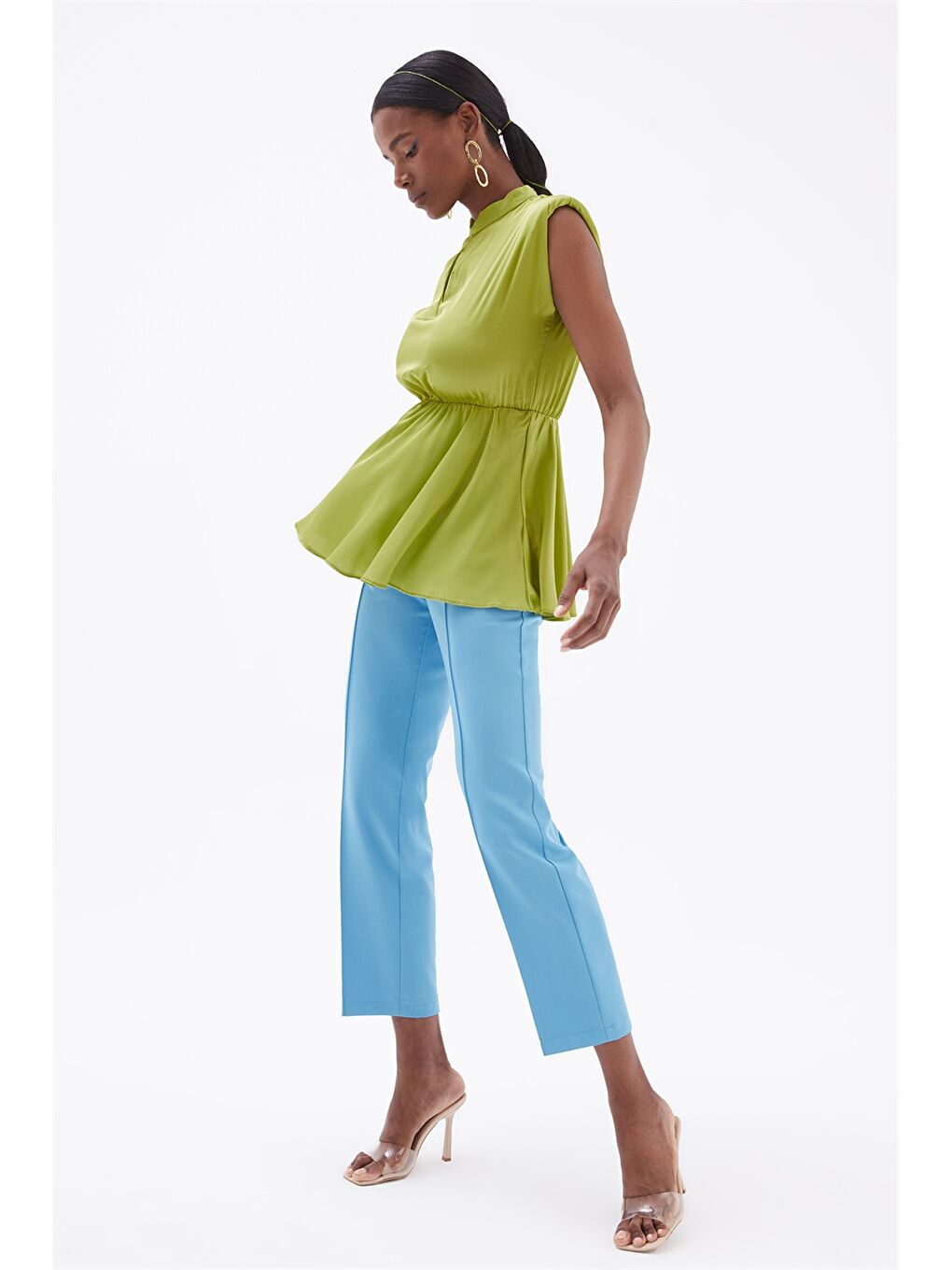 Yeşil Kadın Dik Yaka Düz Kolsuz Bluz-1