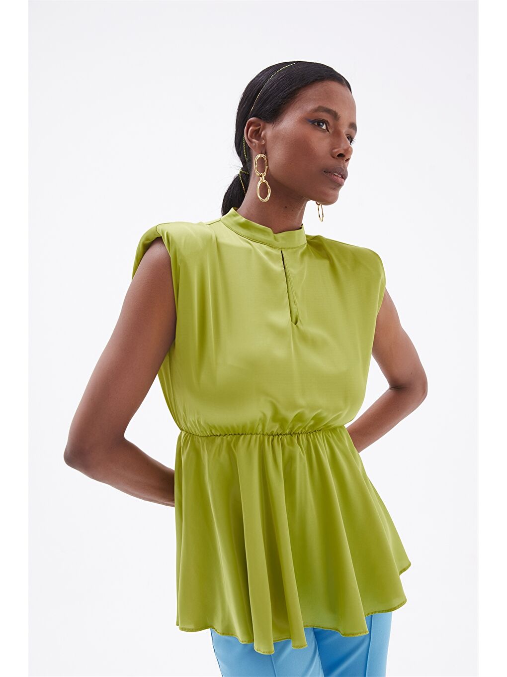 Yeşil Kadın Dik Yaka Düz Kolsuz Bluz-4