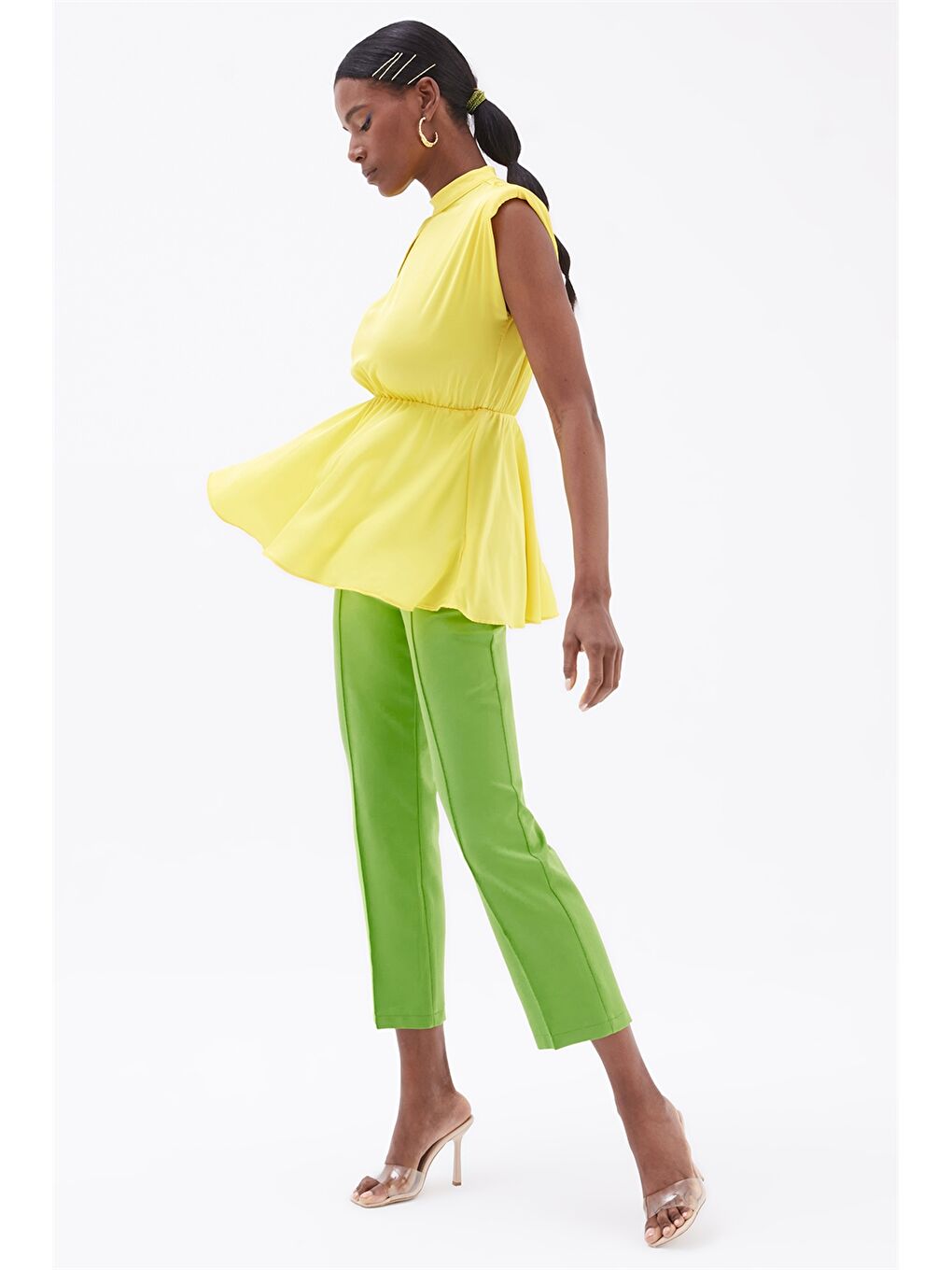 Sarı Kadın Dik Yaka Düz Kolsuz Bluz-1