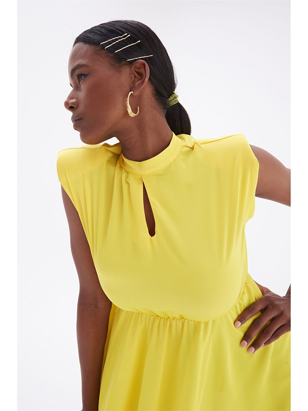 Sarı Kadın Dik Yaka Düz Kolsuz Bluz-3