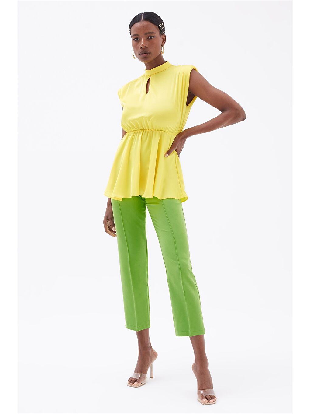 Sarı Kadın Dik Yaka Düz Kolsuz Bluz-4