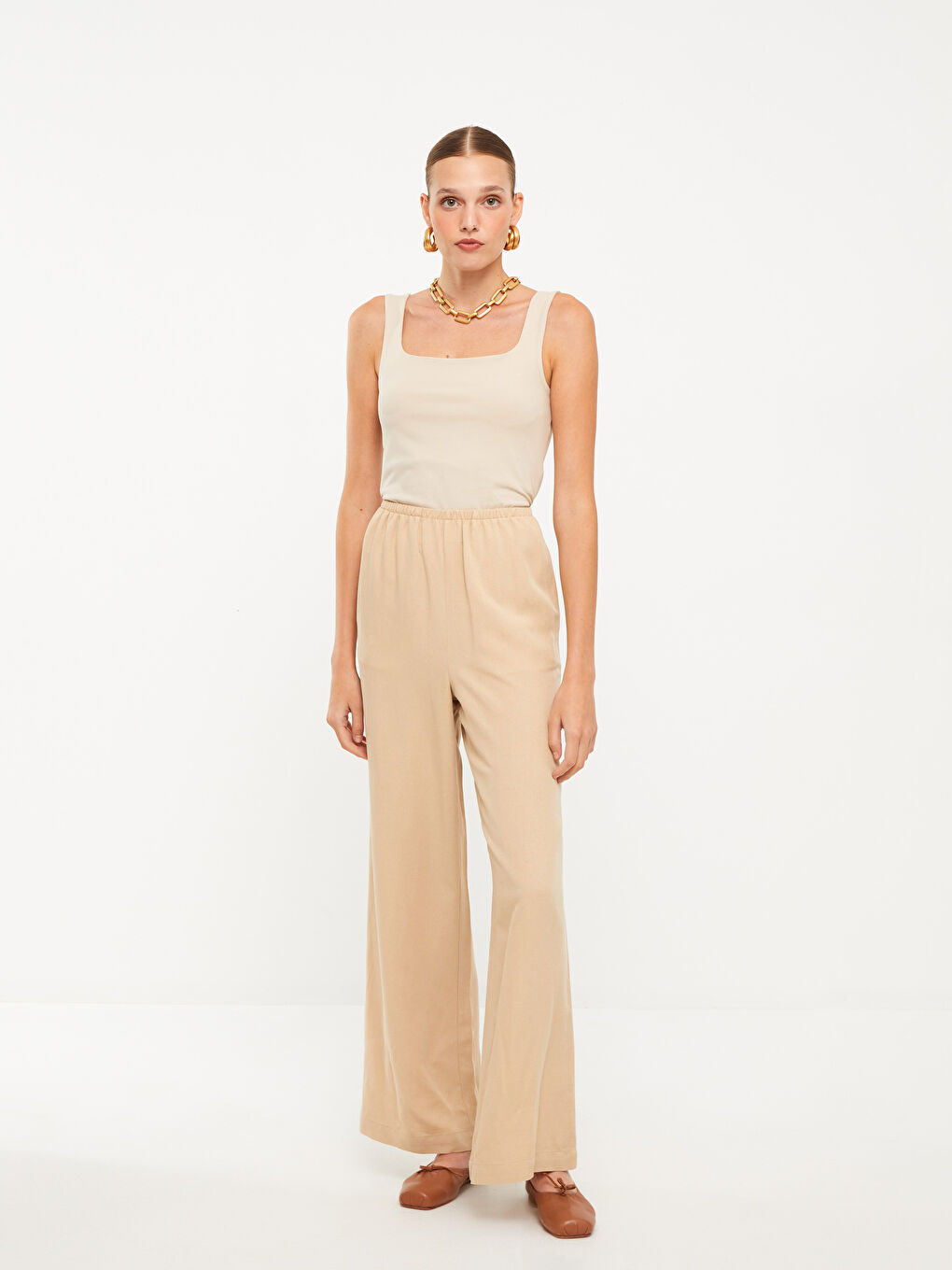 Bej Kare Yaka Düz Pamuklu Kadın Atlet-2