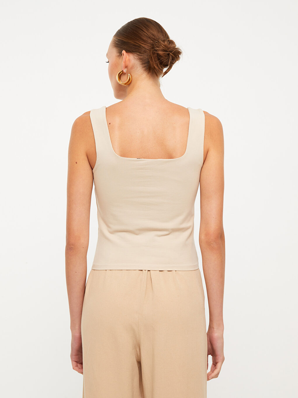 Bej Kare Yaka Düz Pamuklu Kadın Atlet-4