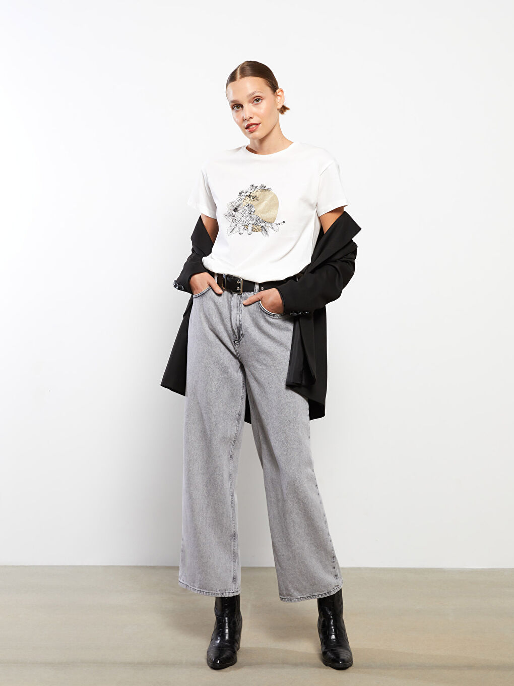 Ekru Bisiklet Yaka Baskılı Kısa Kollu Pamuklu Kadın Tişört-2