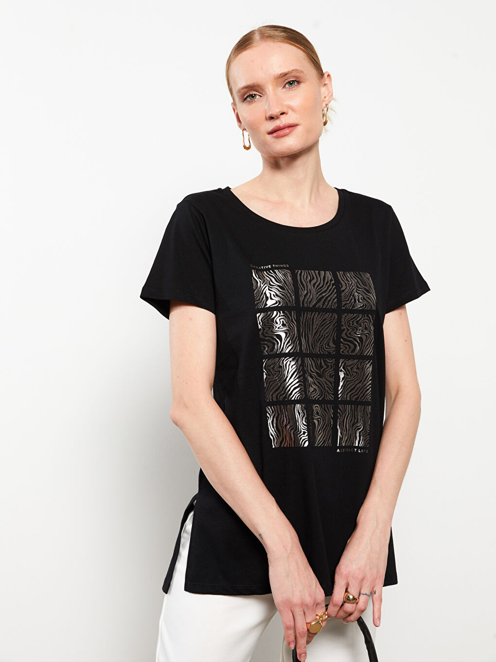 Siyah Bisiklet Yaka Baskılı Kısa Kollu Pamuklu Kadın Tişört