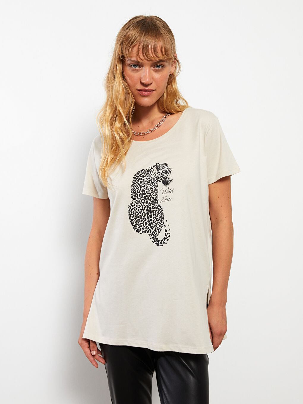 Gri Bisiklet Yaka Baskılı Kısa Kollu Pamuklu Kadın Tişört-2