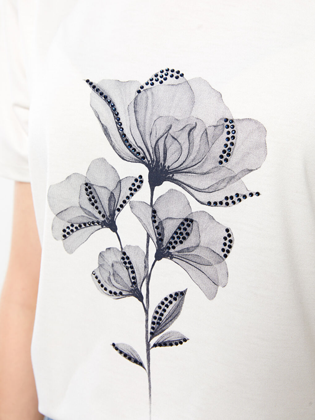 Ekru Bisiklet Yaka Baskılı Kısa Kollu Kadın Tişört-2