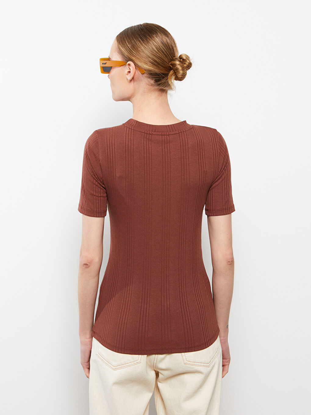 Kahverengi Bisiklet Yaka Düz Kısa Kollu Kadın Tişört-4